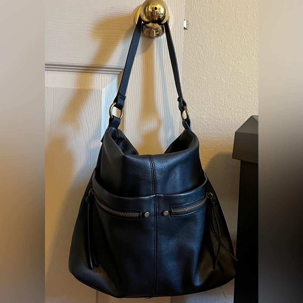 Black shoulder bag
